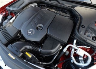 ベンツEクラス W213 E220dディーゼルターボ エンジンオイル添加剤