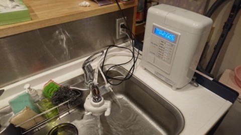 家庭で電解還元水素水（アルカリイオン水）と次亜塩素酸水の両方を作れる